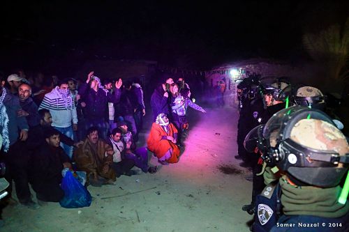 Ein Hijleh : 'Nous continuerons à être le sel de cette terre', affirment les Palestiniens brutalement expulsés, en pleine nuit, par les forces de l'occupation sioniste (vidéos)
